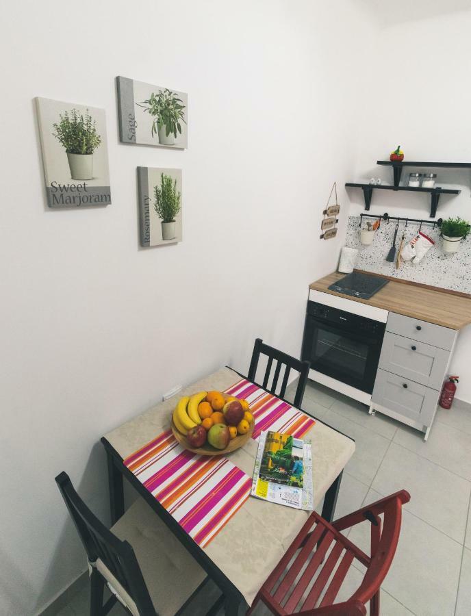 Newly Adapted Studio 88 With Free Parking Zagreb Bagian luar foto